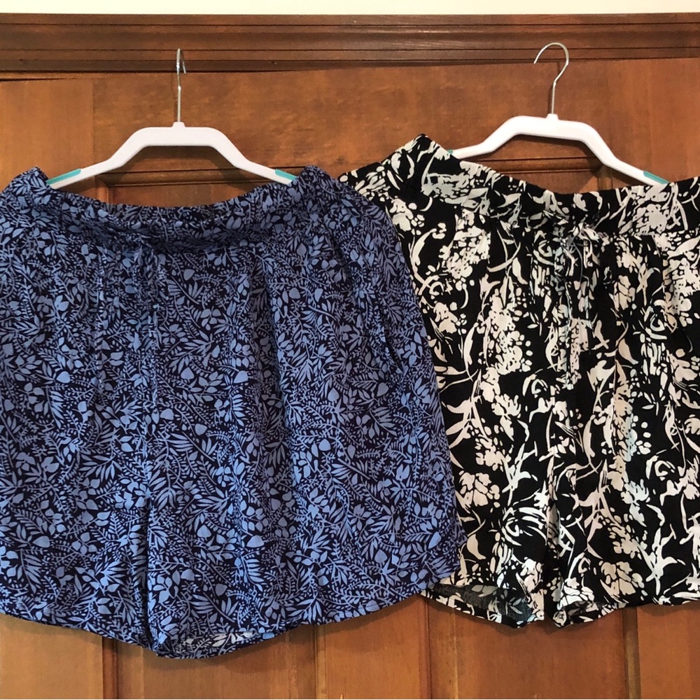 NWT - set of 2 Women’s Shorts by West/loop S/M
